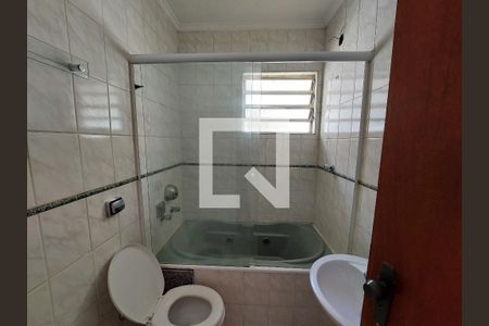 Casa à venda com 137m², 3 quartos e 2 vagasBanheiro 2