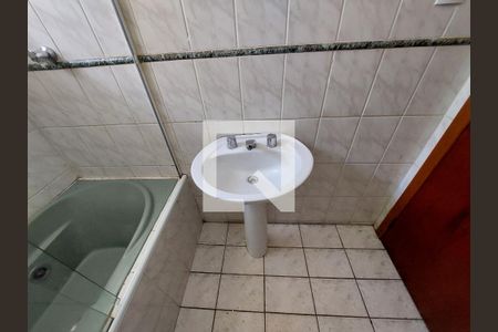 Casa à venda com 137m², 3 quartos e 2 vagasBanheiro 2