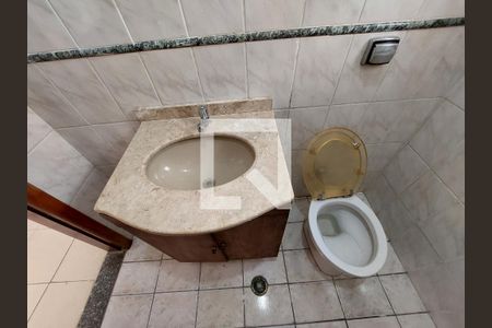 Casa à venda com 137m², 3 quartos e 2 vagasLavabo