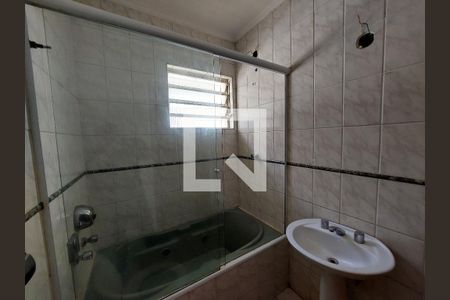 Casa à venda com 137m², 3 quartos e 2 vagasBanheiro 2