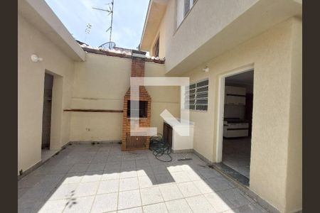 Casa à venda com 137m², 3 quartos e 2 vagasQuintal