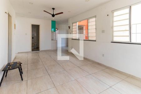 Sala de casa de condomínio para alugar com 2 quartos, 70m² em São Lourenço, Niterói