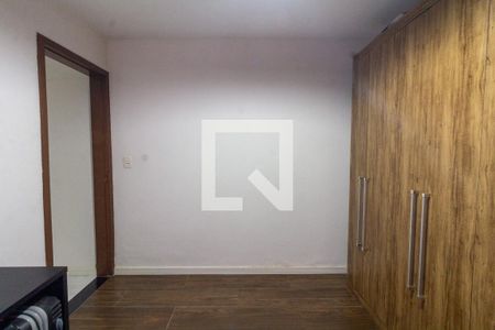 Casa à venda com 520m², 5 quartos e 2 vagas Casa à venda com 520m², 5 quartos e 2 vagasQuarto