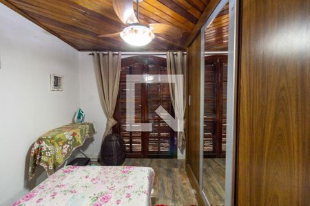 Casa à venda com 520m², 5 quartos e 2 vagas Casa à venda com 520m², 5 quartos e 2 vagasQuarto