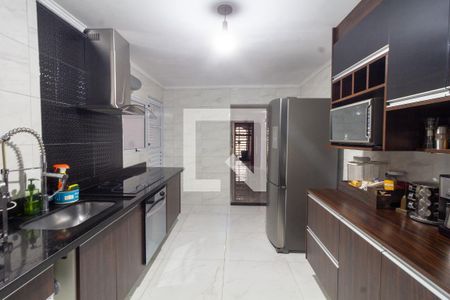 Casa à venda com 520m², 5 quartos e 2 vagas Casa à venda com 520m², 5 quartos e 2 vagasCozinha