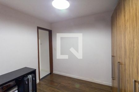 Casa à venda com 520m², 5 quartos e 2 vagas Casa à venda com 520m², 5 quartos e 2 vagasQuarto