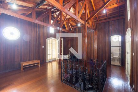 Casa à venda com 520m², 5 quartos e 2 vagas Casa à venda com 520m², 5 quartos e 2 vagasSala