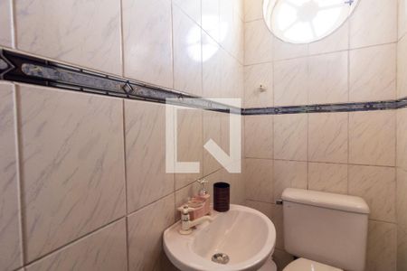 Casa à venda com 520m², 5 quartos e 2 vagas Casa à venda com 520m², 5 quartos e 2 vagasBanheiro