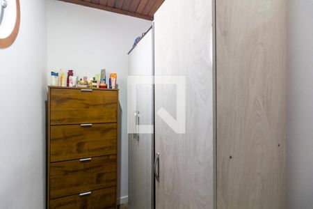 Casa à venda com 520m², 5 quartos e 2 vagas Casa à venda com 520m², 5 quartos e 2 vagasQuarto