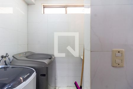 Casa à venda com 520m², 5 quartos e 2 vagas Casa à venda com 520m², 5 quartos e 2 vagasLavanderia