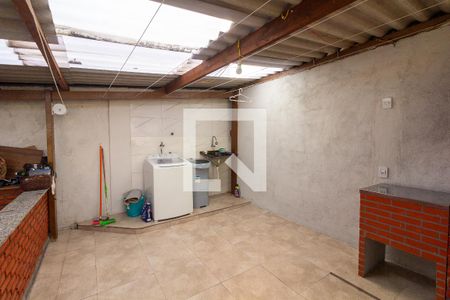 Casa à venda com 520m², 5 quartos e 2 vagas Casa à venda com 520m², 5 quartos e 2 vagasArea externa