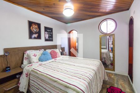 Casa à venda com 520m², 5 quartos e 2 vagas Casa à venda com 520m², 5 quartos e 2 vagasQuarto