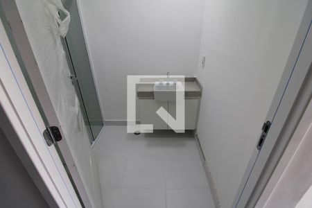 Banheiro de kitnet/studio para alugar com 1 quarto, 29m² em Parada Inglesa, São Paulo