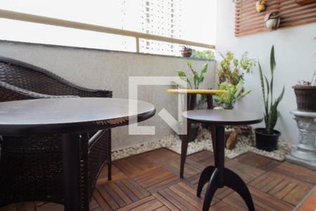 Apartamento à venda com 65m², 2 quartos e 1 vaga Apartamento à venda com 65m², 2 quartos e 1 vagaSacada