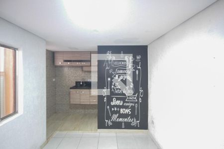 Sala de casa para alugar com 2 quartos, 45m² em Jardim Novo Carrão, São Paulo