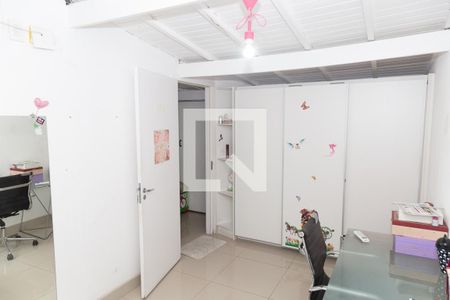 Casa de condomínio à venda com 160m², 3 quartos e 2 vagas Casa de condomínio à venda com 160m², 3 quartos e 2 vagasSuíte 3