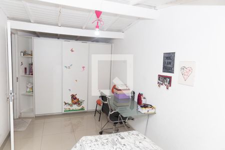 Casa de condomínio à venda com 160m², 3 quartos e 2 vagas Casa de condomínio à venda com 160m², 3 quartos e 2 vagasSuíte 3