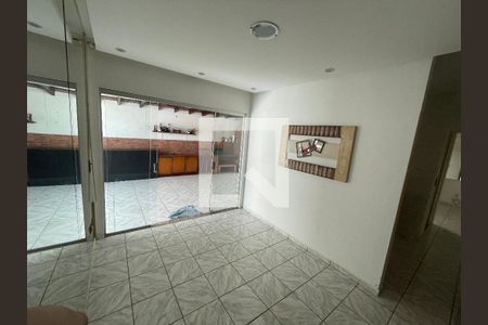 Sala de casa para alugar com 2 quartos, 150m² em Parque Almerinda Pereira Chaves, Jundiaí