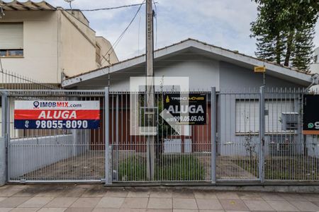 Casa para alugar com 219m², 3 quartos e 5 vagasFachada