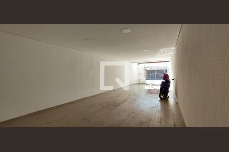 Casa à venda com 163m², 3 quartos e 6 vagas Casa à venda com 163m², 3 quartos e 6 vagasGaragem