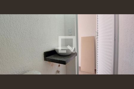 Casa à venda com 163m², 3 quartos e 6 vagas Casa à venda com 163m², 3 quartos e 6 vagasLavabo 2