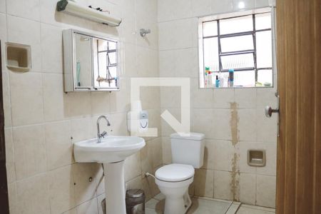 Casa à venda com 300m², 3 quartos e 3 vagas Casa à venda com 300m², 3 quartos e 3 vagasBanheiro