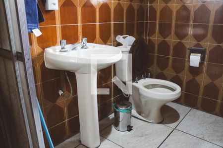 Casa à venda com 300m², 3 quartos e 3 vagas Casa à venda com 300m², 3 quartos e 3 vagasBanheiro