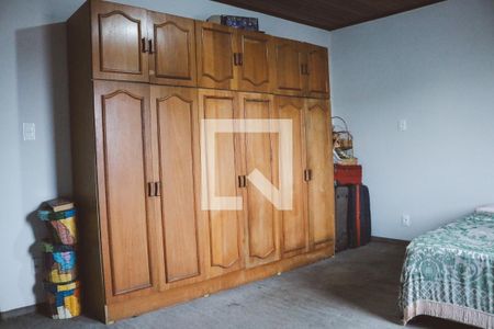 Casa à venda com 300m², 3 quartos e 3 vagas Casa à venda com 300m², 3 quartos e 3 vagasQuarto 3