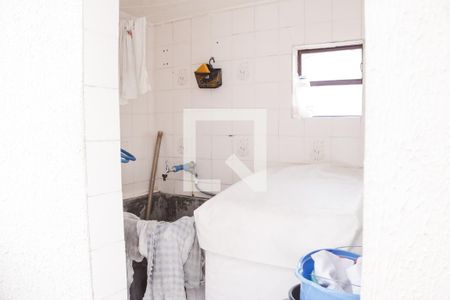 Casa à venda com 300m², 3 quartos e 3 vagas Casa à venda com 300m², 3 quartos e 3 vagasÁrea de Serviço