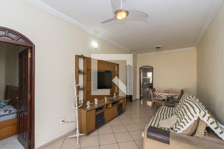 Sala de casa para alugar com 4 quartos, 240m² em Penha, Rio de Janeiro