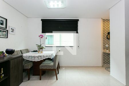 Sala de casa de condomínio à venda com 2 quartos, 120m² em Chácara Seis de Outubro, São Paulo