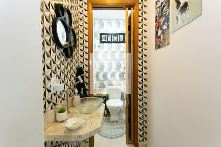 Casa de condomínio à venda com 120m², 2 quartos e 2 vagasLavabo