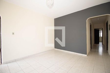 Casa para alugar com 160m², 3 quartos e 2 vagasSala