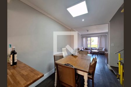 Casa à venda com 210m², 3 quartos e 2 vagas Casa à venda com 210m², 3 quartos e 2 vagasCopa