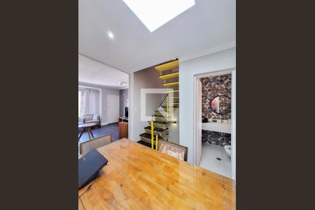 Casa à venda com 210m², 3 quartos e 2 vagas Casa à venda com 210m², 3 quartos e 2 vagasCopa