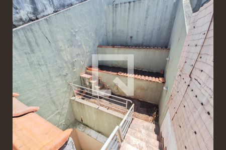 Casa à venda com 210m², 3 quartos e 2 vagas Casa à venda com 210m², 3 quartos e 2 vagasFundos