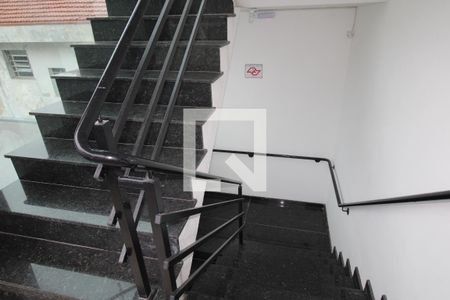 Apartamento para alugar com 39m², 2 quartos e sem vagaEscada - área comum