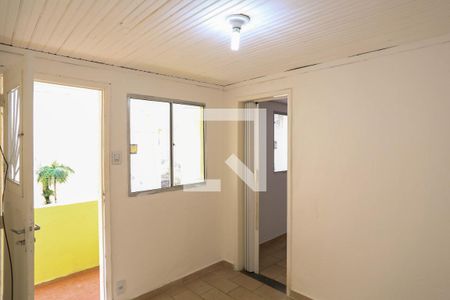 Sala de casa para alugar com 2 quartos, 70m² em Santa Efigênia, Belo Horizonte
