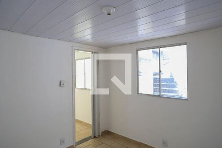 Quarto 1 de casa para alugar com 2 quartos, 70m² em Santa Efigênia, Belo Horizonte