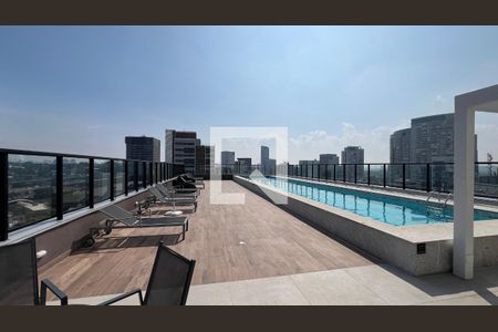 Studio para alugar com 35m², 1 quarto e sem vaga Studio para alugar com 35m², 1 quarto e sem vagaÁrea comum - Piscina