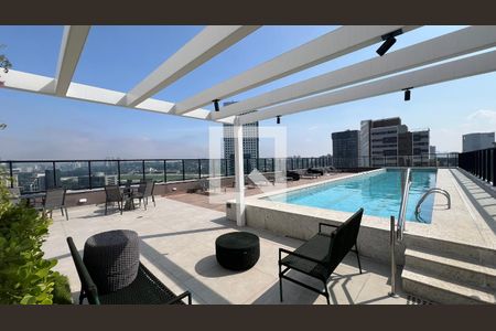 Studio para alugar com 35m², 1 quarto e sem vaga Studio para alugar com 35m², 1 quarto e sem vagaÁrea comum - Piscina