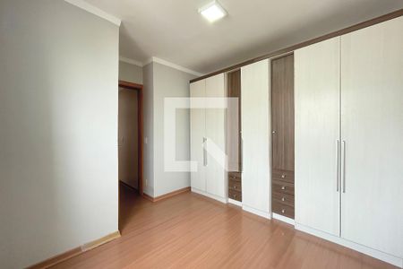 Quarto 1 de apartamento para alugar com 2 quartos, 44m² em Jardim Dona Leopoldina, Porto Alegre
