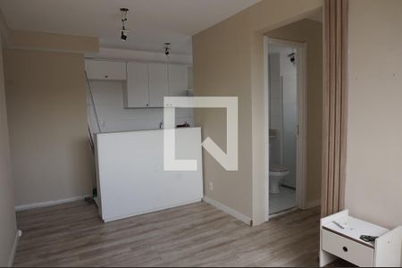 Sala de apartamento para alugar com 2 quartos, 41m² em Vila Zat, São Paulo