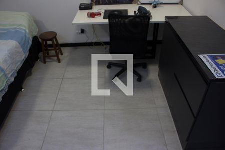 Quarto / Sala de kitnet/studio para alugar com 1 quarto, 27m² em Vila Sonia, São Paulo
