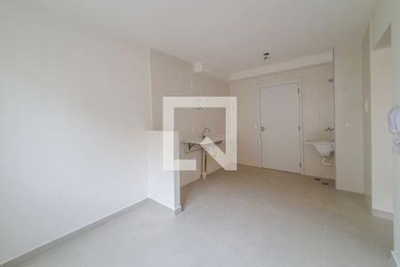 Sala/Cozinha/Área de Serviço de apartamento para alugar com 2 quartos, 32m² em Cambuci, São Paulo