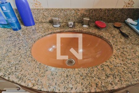 Casa à venda com 216m², 3 quartos e 2 vagasBanheiro