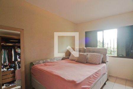 Quarto 1 de casa à venda com 3 quartos, 216m² em Parque Maria Domitila, São Paulo