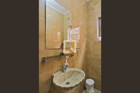 Lavabo de casa à venda com 3 quartos, 216m² em Parque Maria Domitila, São Paulo