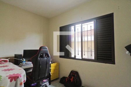 Casa à venda com 216m², 3 quartos e 2 vagasQuarto 2