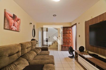 Sala de casa à venda com 3 quartos, 216m² em Parque Maria Domitila, São Paulo